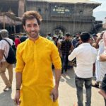Karan Sharma Instagram – Mahadev ka bulawa aya our hum pahuch gaye .. 🙏😊 what a spontaneous decision it was .. Thanks Kajaal for asking  @chawlakajal – May Mahadev Bless you !  N with my bro  Avi @avinashmukherjee_  Darshan of Trimbakeshwar Temple  n the journey till there became so good . .. I feel Bole baba wanted us to visit him  together that’s the power of Baba ! Har Har Mahadev! 🙏🙏❤️❤️