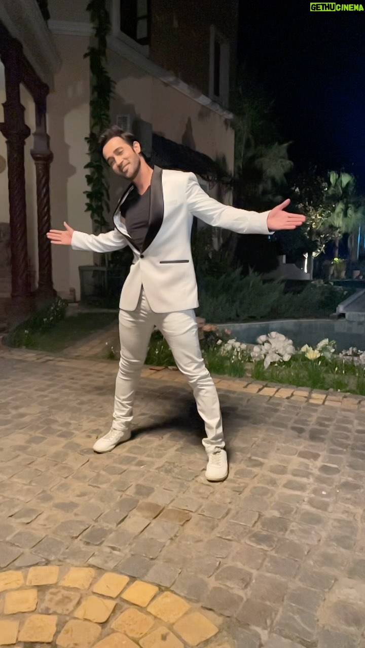 Karan Sharma Instagram - Dil Tenu de dita Main To Soniye ❤️ #diljitdosanjh #sia #hasshass #viralvideos #viral
