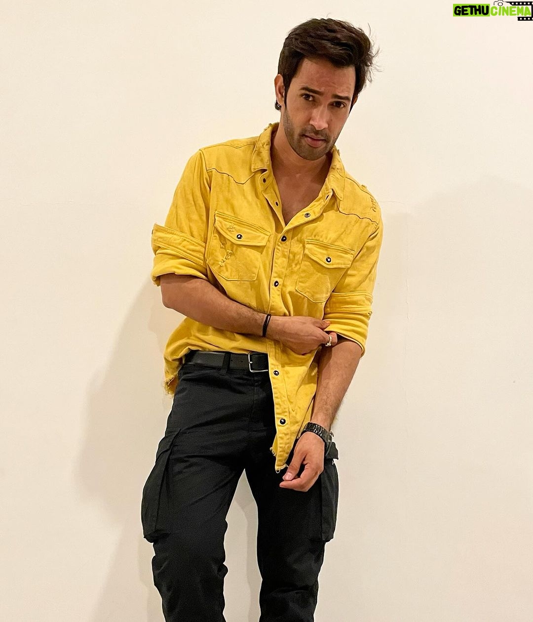 Karan Sharma Instagram - Merry Christmas everyone ❤️🤗🎄 🎅 ! #karansharma #merrychristmas