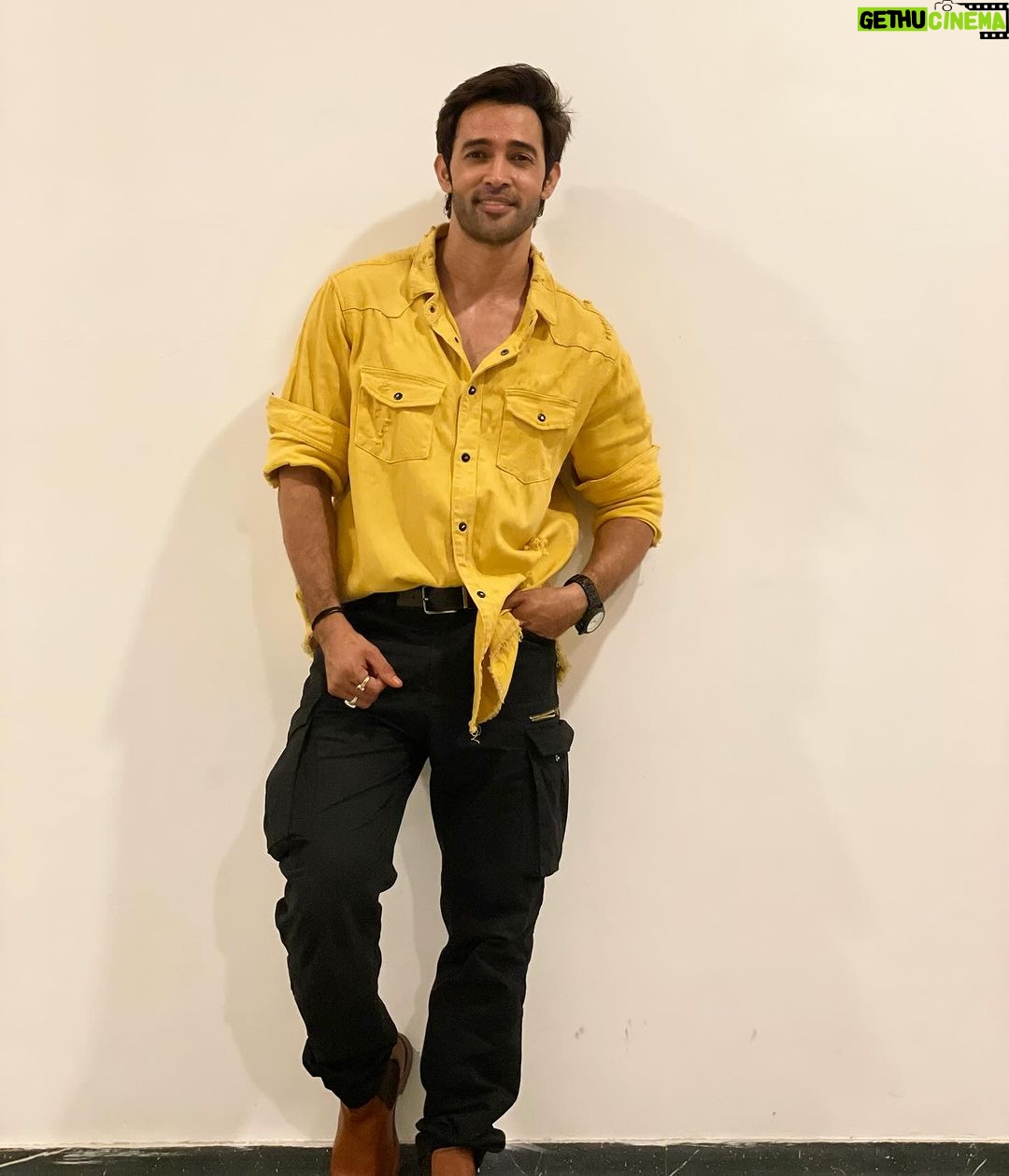 Karan Sharma Instagram - Merry Christmas everyone ❤️🤗🎄 🎅 ! #karansharma #merrychristmas