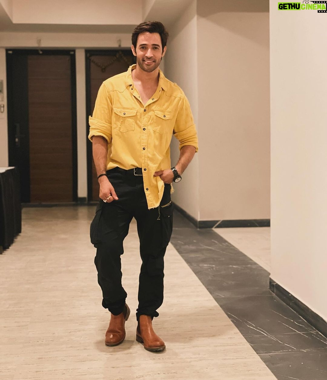 Karan Sharma Instagram - Merry Christmas everyone ❤️🤗🎄 🎅 ! #karansharma #merrychristmas