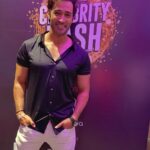 Karan Sharma Instagram – Had great time in IWM BUZZ party – Thanks for the invite @iwmbuzz . Met many of my missing friends  today 😂😍.. unki pics next post main 😉 ! .
.
#karansharma  #iwmbuzz #party #fun  #friends