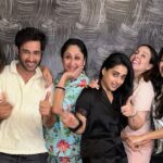 Karan Sharma Instagram - Last pyjamas party of 2023 ❤️😜😂 @jayatibhatia @tanyasharma27 @vibha_bhagat @kreetika10 @radhikamuthukumar_official @avinashmukherjee_ @itsshubhanshisingh @sanctimonious_fanatic