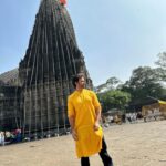 Karan Sharma Instagram - Mahadev ka bulawa aya our hum pahuch gaye .. 🙏😊 what a spontaneous decision it was .. Thanks Kajaal for asking @chawlakajal - May Mahadev Bless you ! N with my bro Avi @avinashmukherjee_ Darshan of Trimbakeshwar Temple n the journey till there became so good . .. I feel Bole baba wanted us to visit him together that’s the power of Baba ! Har Har Mahadev! 🙏🙏❤️❤️