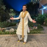 Karan Sharma Instagram - Vibe 🥰 .. #festival #season #traditional #karansharma . Designed by @satvastudios Styling by @ravina__rajput6 @virdikanika