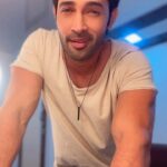 Karan Sharma Instagram - Impromptu dance - Makeup room fun 😎.. - #feelit #karansharma #phelebhimein❤️ #animal #viralreels