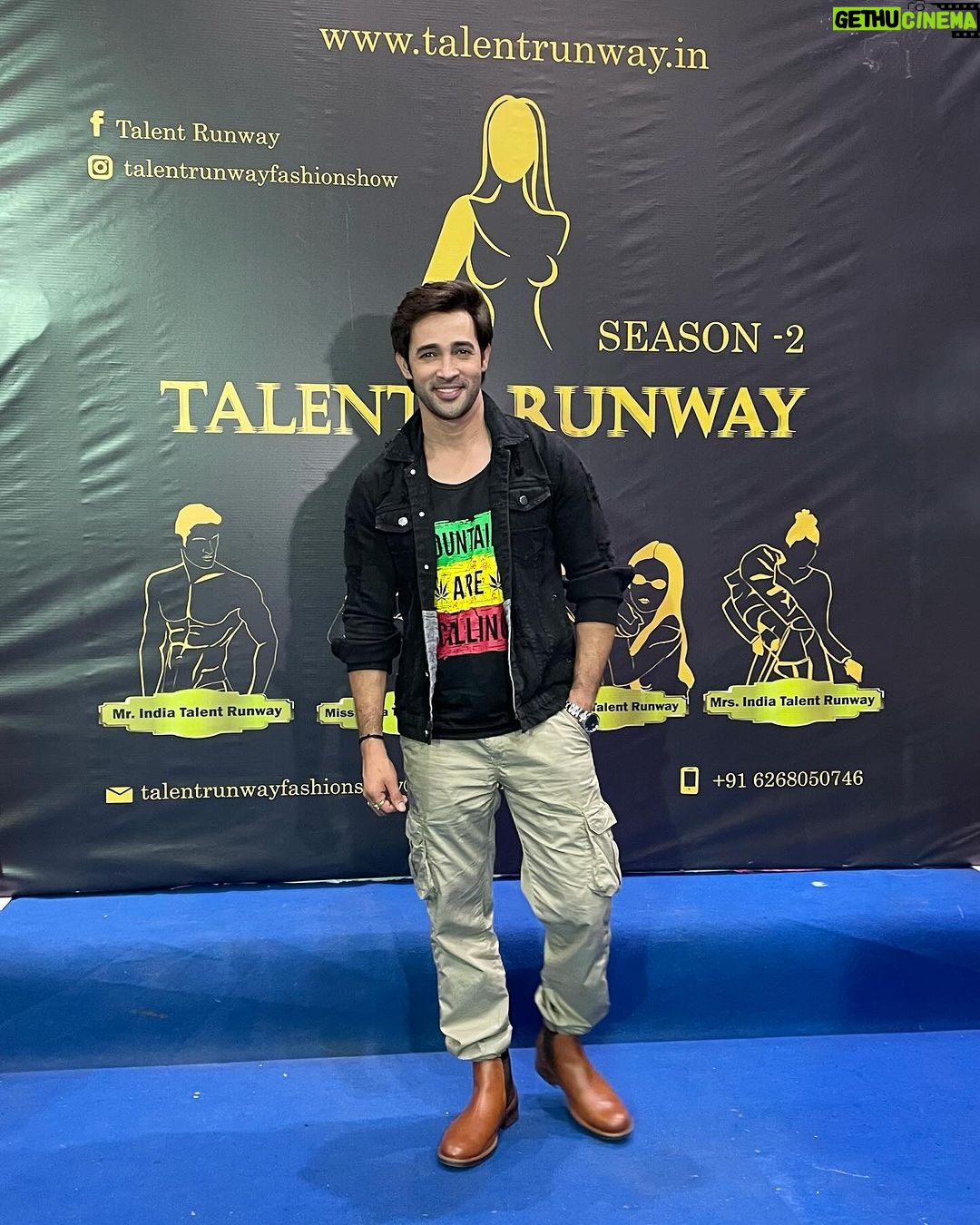 Karan Sharma Instagram - A night to remember - Best wishes to @talentrunwayfashionshow @abhi1_15 .. glad we met again 😃❤️@vividhakirti .. c ya soon !