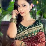 Karishma Sawant Instagram – शुभ दीपावली 🪔
Wearing my Mother’s saree