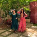 Karishma Sawant Instagram - Randomness at its best!! 👻 Special thanks to @i_abeersingh 🫶 #bloopers . . . . . . . #reelkarofeelkaro #reelitfeelit #trending #dance #dancereels #yrkkh #tvshow #wedding #actorslife #actor #video #reelsinstagram #explorepage