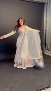 Karishma Sawant Instagram - 🎥 outfit - @datetheramp