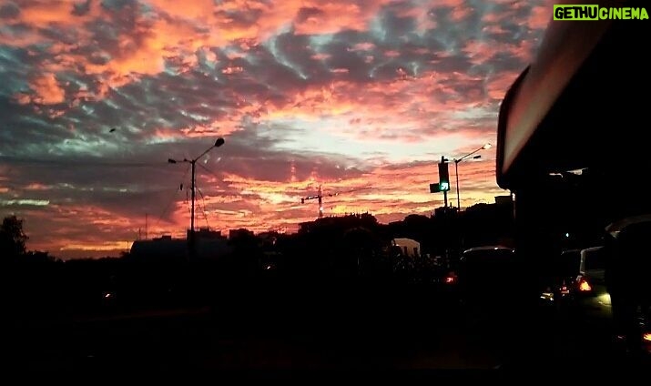 Karishma Sawant Instagram - #magicalsunrise Shot this at 7 am Juhu versova link road andheri (w)