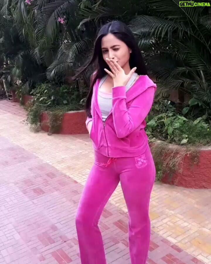 Karishma Sawant Instagram - Let's call it a Girly Day 💁💗