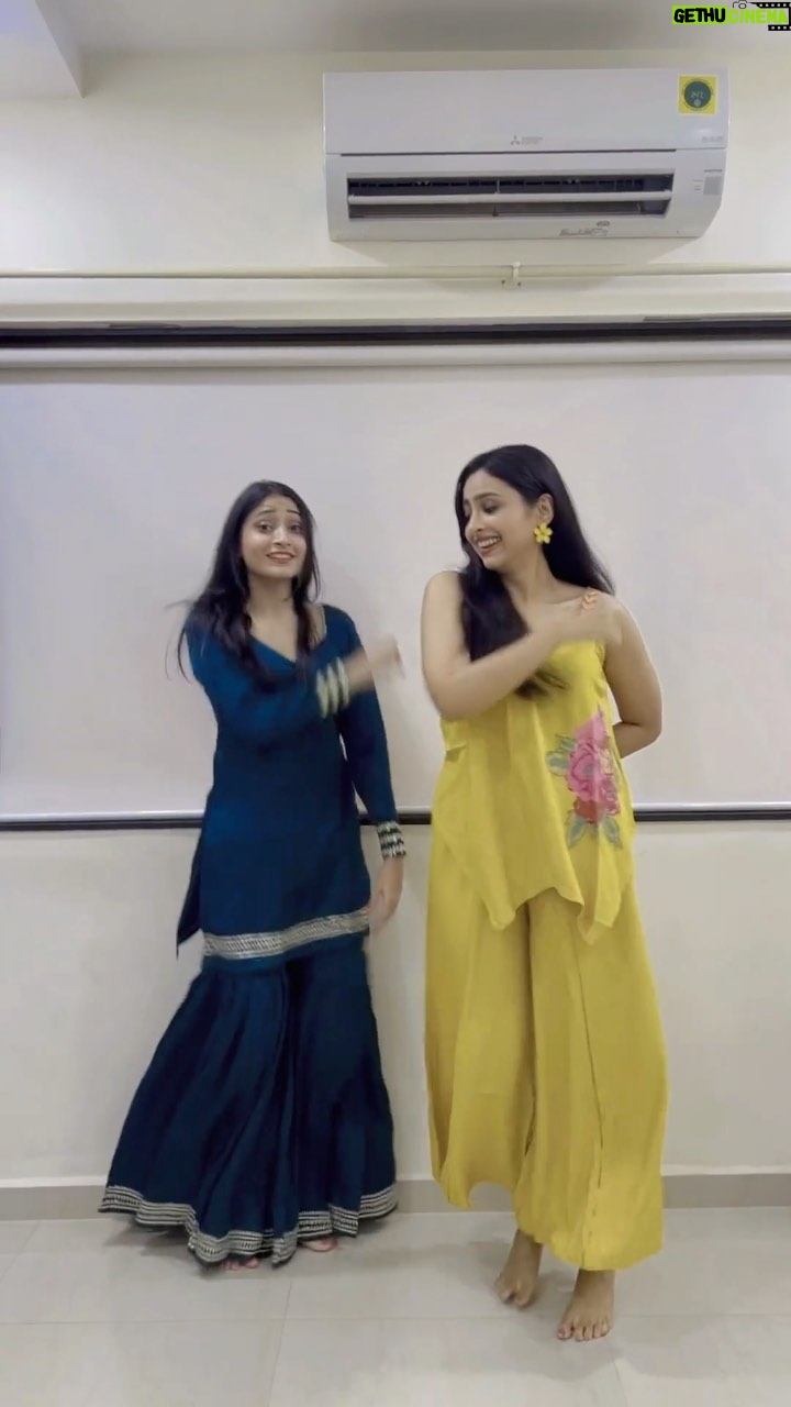 Karishma Sawant Instagram - #UyyaaloUyyaala #BhagavanthKesari #NandamuriBalakrishna @sreeleela14 @whiteboardcasting @jungleemusicsouth