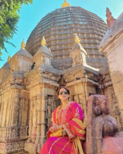 Kashish Singh Instagram - Wishing myself the best birthday yet. Just wow 🙏🏻🙏🏻 Only one of its kind in the world shaktipeeth 🙏🏻🙏🏻 #kamakhyadevi #kamakhyatemple #kamakhyadevi #20nov #birthdaydaygirl #birthdaymonth #blessedbeyondmeasure #bellavitakashish 💕 💕 Kamakhya Temple, Nilachal Hill, Guwahati