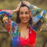 Kashmera Shah Instagram - This song is so true for me. I believe that God removes certain people from your life for good reasons. He has heard conversations you have nt. #lifegoeson #love #peace #newfrontiers #best #bollywood #bollywoodsongs #bollywoodstyle #bollywoodmovies #bollywoodactor #kashmerashah make up and hair by @shailupathare and shot by @iam_kunalverma