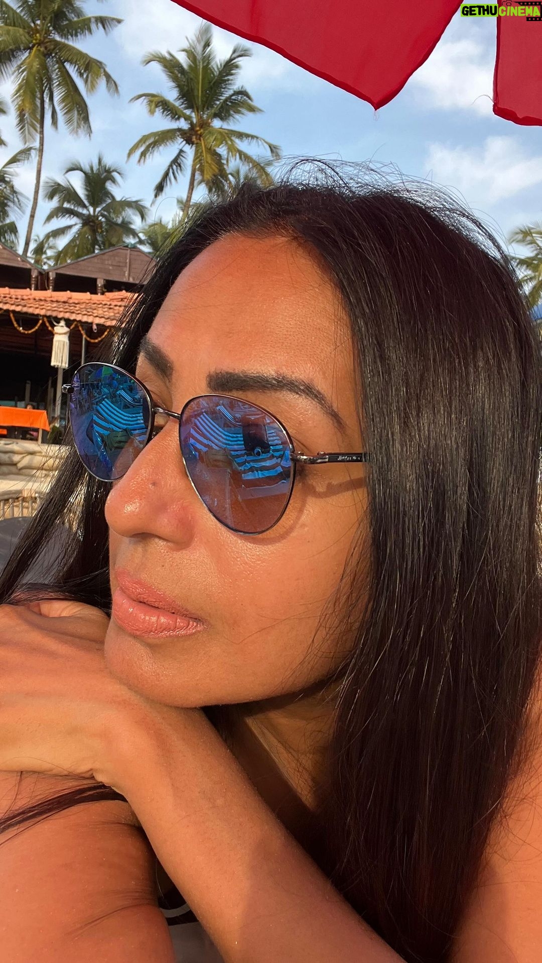 Kashmera Shah Instagram - Jumped on the trending “Wow” reel #kashmerashah #kashmirashah #goa #bollywood #bollywoodsongs #bollywoodmovies #bollywoodactor #bollywoodstyle #bollywoodcelebrity