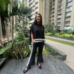Kashmera Shah Instagram – Fabulous and absolutely comfortable and gorgeous outfit by the talented fashion designer @neetikachopra.official Thank you soon much for sending this for me and I apologize for the delay in wearing it. However I must say I have not worn a more comfortable outfit than this co ord set. My comfort clothes are tracks but this really beats them too #coordset #blackandwhite #comfortable #loungewear #chill #designerwear #kashmerashah