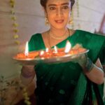 Kasthuri Shankar Instagram – Annamalaikku harohara

#karthigadeepam