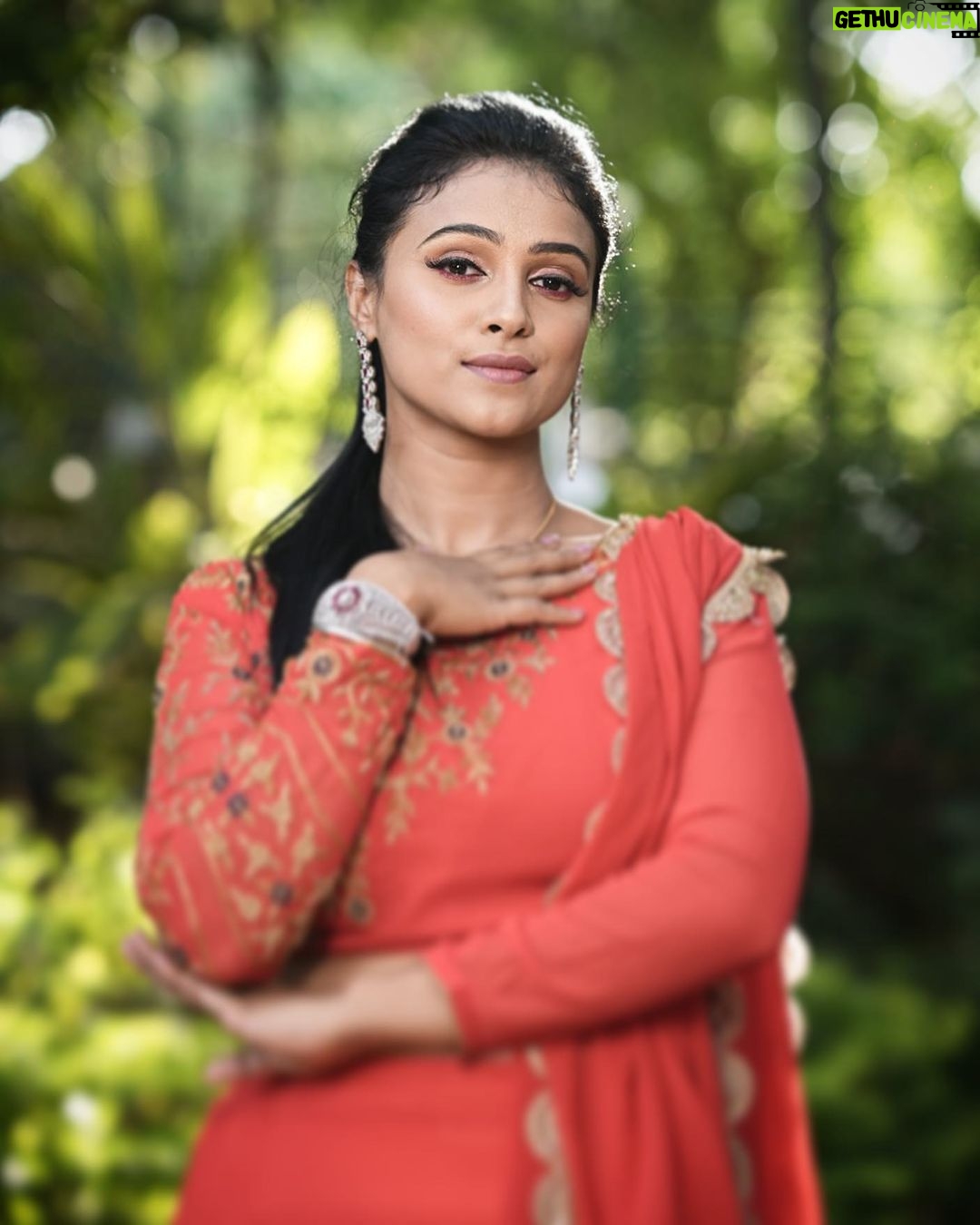 Kavitha Gowda Instagram - “I raise up my voice – not so that I can shout, but so that those without a voice can be heard. … We cannot all succeed when half of us are held back.” @ck_studios26 @ck_studios26 @ck_studios26 #womenempowerment #weddingvibes #weddingphotography #weddingdress #weddingday #bride #bridalmakeup #bridalhairstyle #destinationwedding #eventsbyckstudio CK Studios