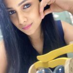 Kavitha Gowda Instagram - Love is like hourglass ,with the heart filling up the brain empties,.JR The more sand that escapes from the hourglass of your life the clear we should see through it ,.JP.❤️❤️😁😁