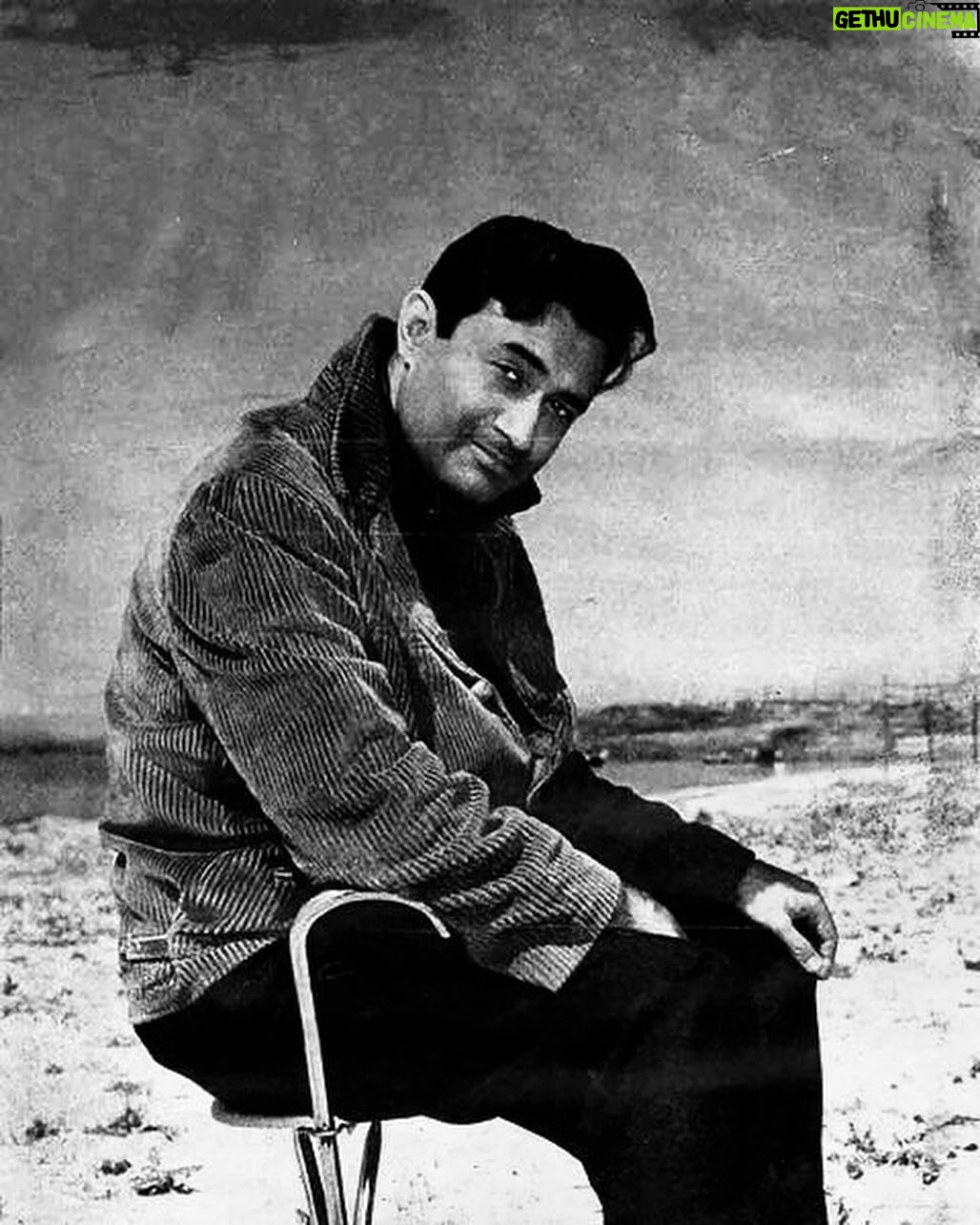 Kavitha Nair Instagram - Hundred years ago today he was born..♥️ Great mixologist of life and cinema, romance and philosophy.. He wore that cap with suavity, mystery and lots of vigour ♥️ #devanand #greatestofalltime #romancingthelife