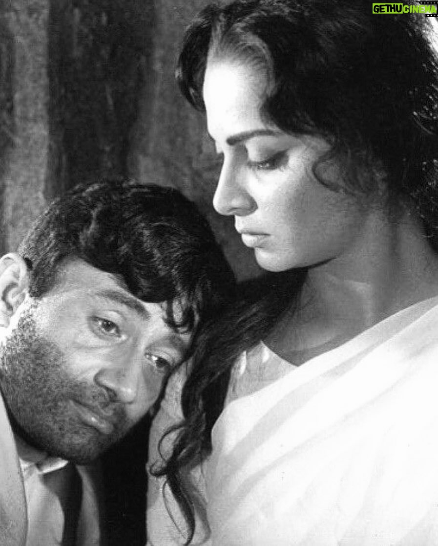 Kavitha Nair Instagram - Hundred years ago today he was born..♥️ Great mixologist of life and cinema, romance and philosophy.. He wore that cap with suavity, mystery and lots of vigour ♥️ #devanand #greatestofalltime #romancingthelife