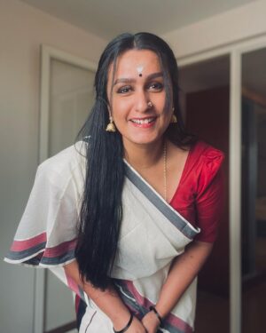 Kavitha Nair Instagram - ♥️☺️

@naithubysruthiprasanth ♥️