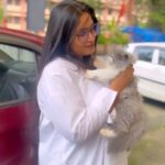 Kavitha Nair Instagram - When Leo is not around, I can be a cat person 😂🤓😍😉 Also fyi, I can put them to sleep:)