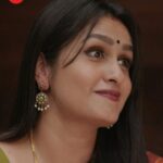 Kavitha Nair Instagram - Anuraga Ganam Pole | Mon- Fri | 9.30 PM | Zee Keralam ഗിരിയുടെ കമ്പനിയിൽ തനിക്ക് ഇഷ്ടപ്പെട്ട ജോലി കിട്ടിയ സന്തോഷത്തിൽ സുമിത.മറക്കാതെ കാണുക അനുരാഗഗാനം പോലെ തിങ്കൾ മുതൽ വെള്ളിവരെ രാത്രി 9.30 ന് നമ്മുടെ സ്വന്തം സീ കേരളം ചാനലിൽ #ZeeKeralam #NeithedukkamJeevithaVismayangal #AnuragaGanamPole #ZeeKeralamHD #ZeeKeralamOnMyTv #AnuragaGanamPoleonZeeKeralam #ZKPromos Watch Anytime, Anywhere on ZEE5 - https://zee5.onelink.me/RlQq/fmalDownloadZEE5App
