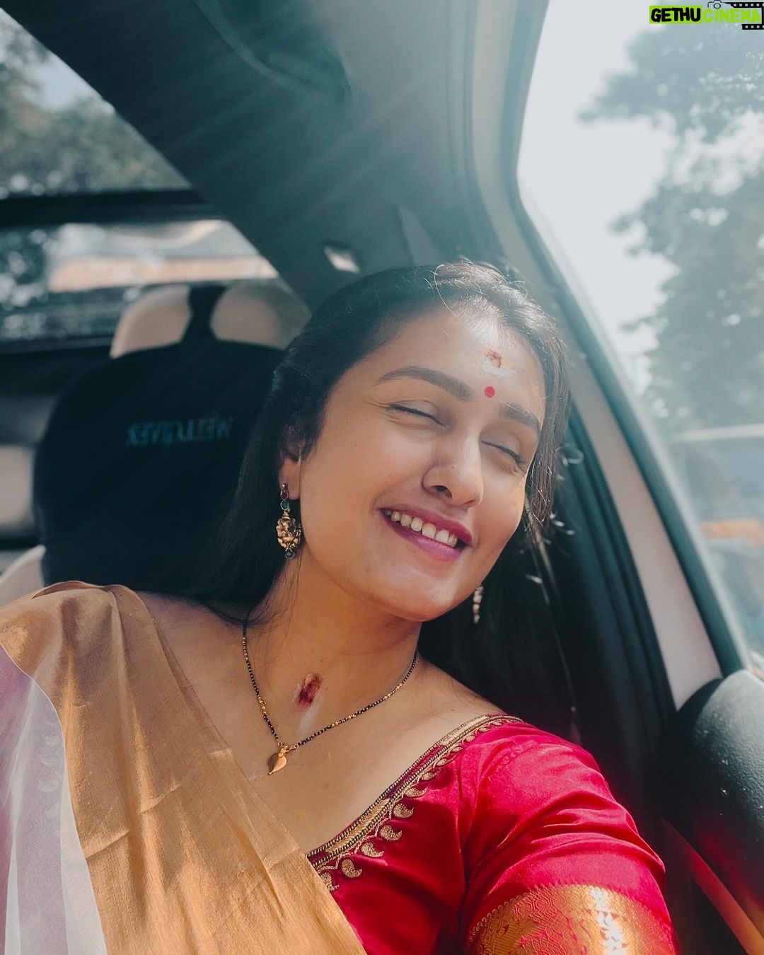 Kavitha Nair - 4.8K Likes - Here is your birthday girl 😊♥️
#grateful
#winterborn