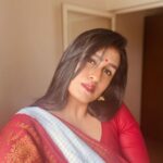 Kavitha Nair Instagram - എല്ലാവർക്കും മഹാനവമി ആശംസകൾ.. സുമിതയ്ക്ക് കിട്ടിയ സമ്മാനമാണ് ഈ സുങ്കുടി സാരി ♥️ ഒത്തിരിയൊത്തിരി സ്നേഹം @induvmenon ♥️🤗