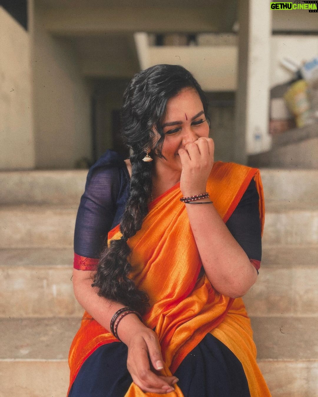 Kavitha Nair - 5.1K Likes - Healthiest girl on the sets took some happy pictures that day 🤓
@jaseela_parveen