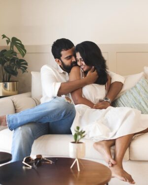Keerthi Pandian Instagram - Merry Christmas to you from us 🎄♥️

#christmas #home 

Captured by our dearest @tarunkoliyot