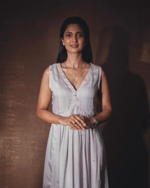 Keerthi Pandian Instagram - 🦢

Styling: @_ragambigaa_
Photography: @arungnanavel
Outfit: @surmaye_ from @amethystchennai
Makeup: @sofdoesmakeup_ from @thebridesbar
Hair: @mani_stylist_
Jewellery: The Amethyst Room @chamierschennai
Footwear: @taaramitraofficial