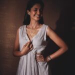 Keerthi Pandian Instagram - 🦢 Styling: @_ragambigaa_ Photography: @arungnanavel Outfit: @surmaye_ from @amethystchennai Makeup: @sofdoesmakeup_ from @thebridesbar Hair: @mani_stylist_ Jewellery: The Amethyst Room @chamierschennai Footwear: @taaramitraofficial