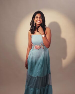 Keerthi Pandian Instagram - #Kannagi Promotions! 💫

Styling: @_ragambigaa_
Photography: @arungnanavel 
Outfit: @bykaveri
Makeup: @sofdoesmakeup_ from @thebridesbar
Earring: @sterasmusjewelry curated from @amethystchennai
Ring: @adorebypriyanka
Footwear: @taaramitraofficial