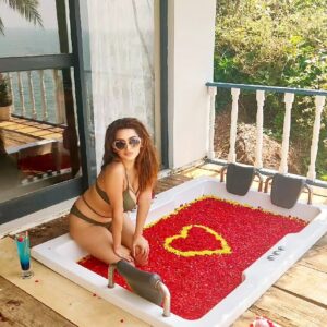 Kenisha Awasthi Instagram - Hello loves ❤️