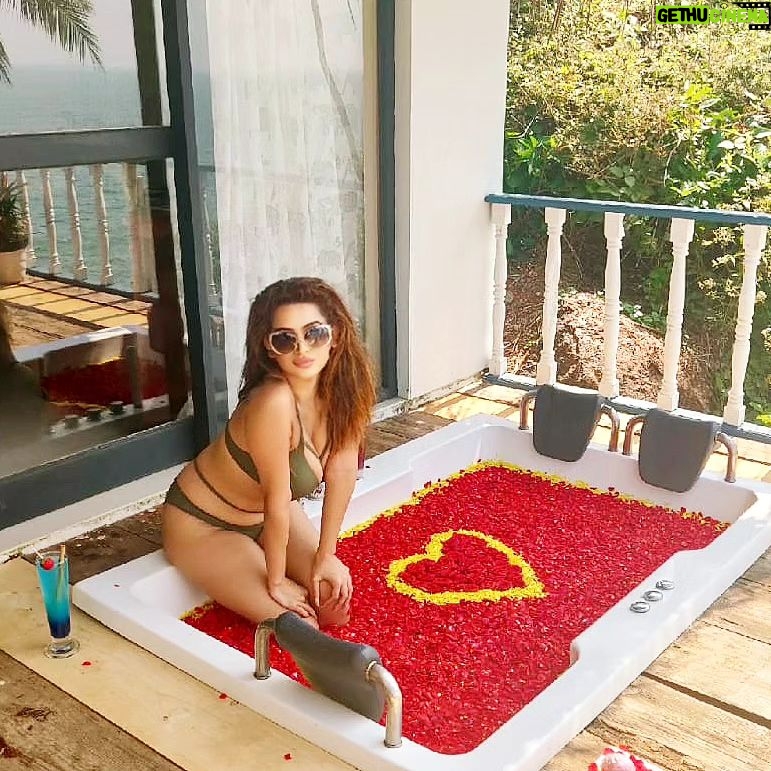Kenisha Awasthi - 32.4K Likes - Hello loves ❤️
