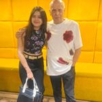 Ketaki Kulkarni Instagram - First screening of my first venture 🙏🧿 Thankyou team 1920 horrors of the heart for the evening I would never forget, it was very special!🤍🧿 #godisgood 🙏🧿 #1920horrorsoftheheart #1920 #bollywood #upcomingmovie #upcomingbollywoodmovie