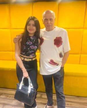 Ketaki Kulkarni Instagram - First screening of my first venture
🙏🧿
Thankyou team 1920 horrors of the heart for the evening I would never forget, it was very special!🤍🧿

#godisgood 🙏🧿

#1920horrorsoftheheart #1920 #bollywood #upcomingmovie #upcomingbollywoodmovie