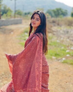 Ketaki Kulkarni Instagram - मन मस्त मगन बस तेरा नाम दोहराए 🌾🌼✨