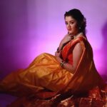 Ketaki Kulkarni Instagram - 🌻💫🦢🌙🍂🪞 MUA @makeupby_khushboopillai Hair @beautyby_looks Captured by @snapshooters__photography #saree #sareefashion #sareelove #ketakikulkarni