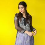 Ketaki Kulkarni Instagram - Look in my eyes they’ll tell you the truth ✨🖤 Wearing @anahita.chikankari MUA & hair @glamorous_vanshikajain Captured by @the.redframe_ Edited by @sk__sunny_007 #ketakikulkarni #instagram #chikankari #kurti