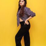 Ketaki Kulkarni Instagram - 🪄 Mua & hairstyle @glamorous_vanshikajain Jeans @shoppingfactory11 Top @15buttons Captured by @the.redframe_ Edited by @sk__sunny_007 #ketakikulkarni #instagram