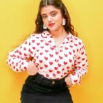 Ketaki Kulkarni Instagram - 👀♥️ Wearing @bestbuyclothiing MUA and Hair @glamorous_vanshikajain Pc @the.redframe_ Accessories @purpleblliss