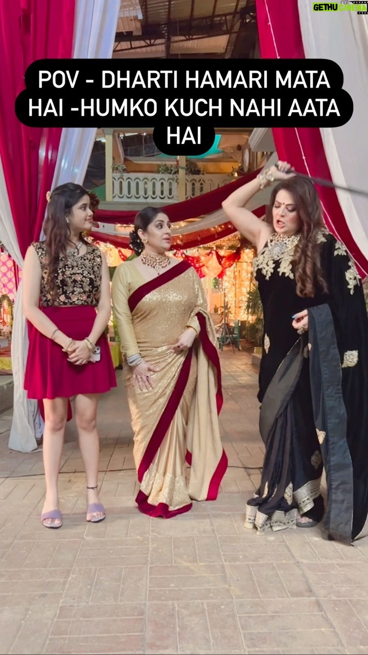 Ketaki Kulkarni Instagram - Having Co-actors with the same mental disorder- priceless 🤣🤣🤣 @ankitasharmaofficial7 @ketakikulkarnii #bts #behindthescenes🎬 #baateinkuchankahisi