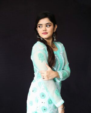 Ketaki Kulkarni Instagram - feeling blue 🩵✨🦋

Wearing @behkiiofficial 
Makeup and hair @glamorous_vanshikajain 
Captured by @the.redframe_ 
Edited by @sk__sunny_007 

#ketakikulkarni #chikankari #kurti #indian #indianwears