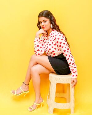 Ketaki Kulkarni Instagram - 👀♥️

Wearing @bestbuyclothiing 
MUA and Hair @glamorous_vanshikajain 
Pc @the.redframe_ 
Accessories @purpleblliss
