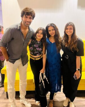Ketaki Kulkarni Instagram - First screening of my first venture
🙏🧿
Thankyou team 1920 horrors of the heart for the evening I would never forget, it was very special!🤍🧿

#godisgood 🙏🧿

#1920horrorsoftheheart #1920 #bollywood #upcomingmovie #upcomingbollywoodmovie