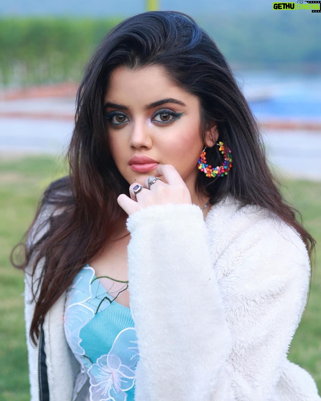 Ketaki Kulkarni Instagram - Smoky thoughts 🩵✨❄️ MUA @makeupby_khushboopillai Hair @beautyby_looks Clicked by @snapshooters__photography #photooftheday #photography #instagram #model #actress #photoshoot #nature #naturelover #ketakikulkarni